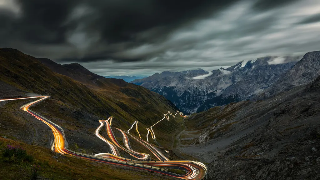 Scenic roads around the world