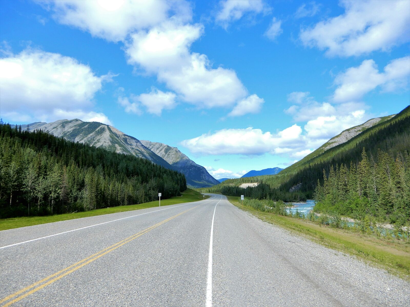 Dalton Highway Arctic Wilderness Drive scenic driving route in USA — photo 2