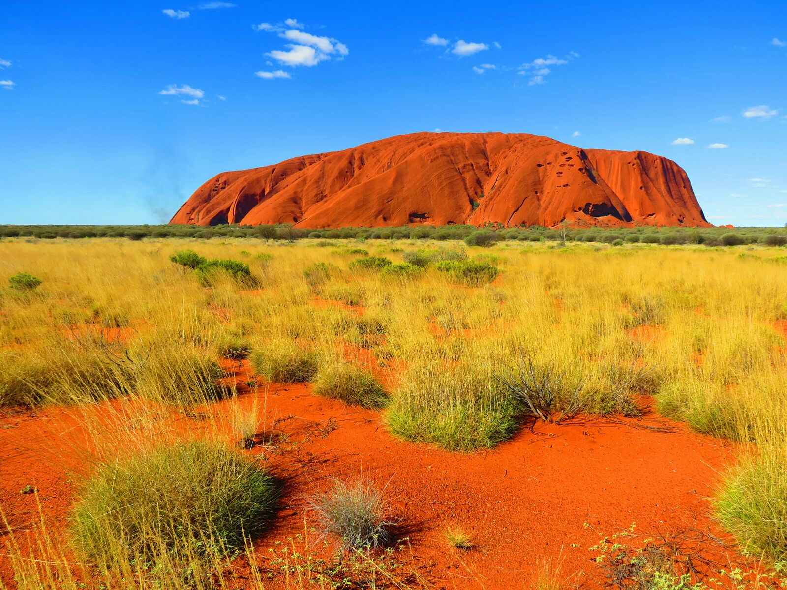 Red Centre Outback Desert Drive scenic driving route in Australia — photo 2