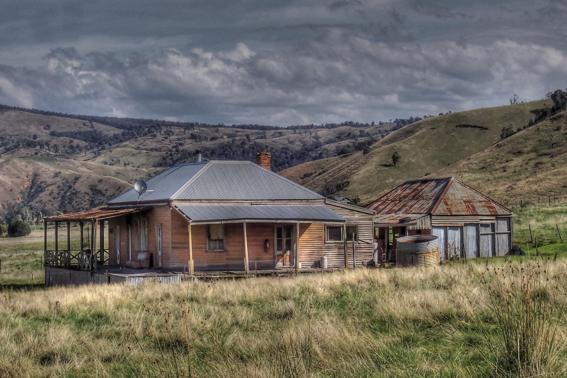 Great Alpine Scenic Mountain Drive scenic driving route in Australia