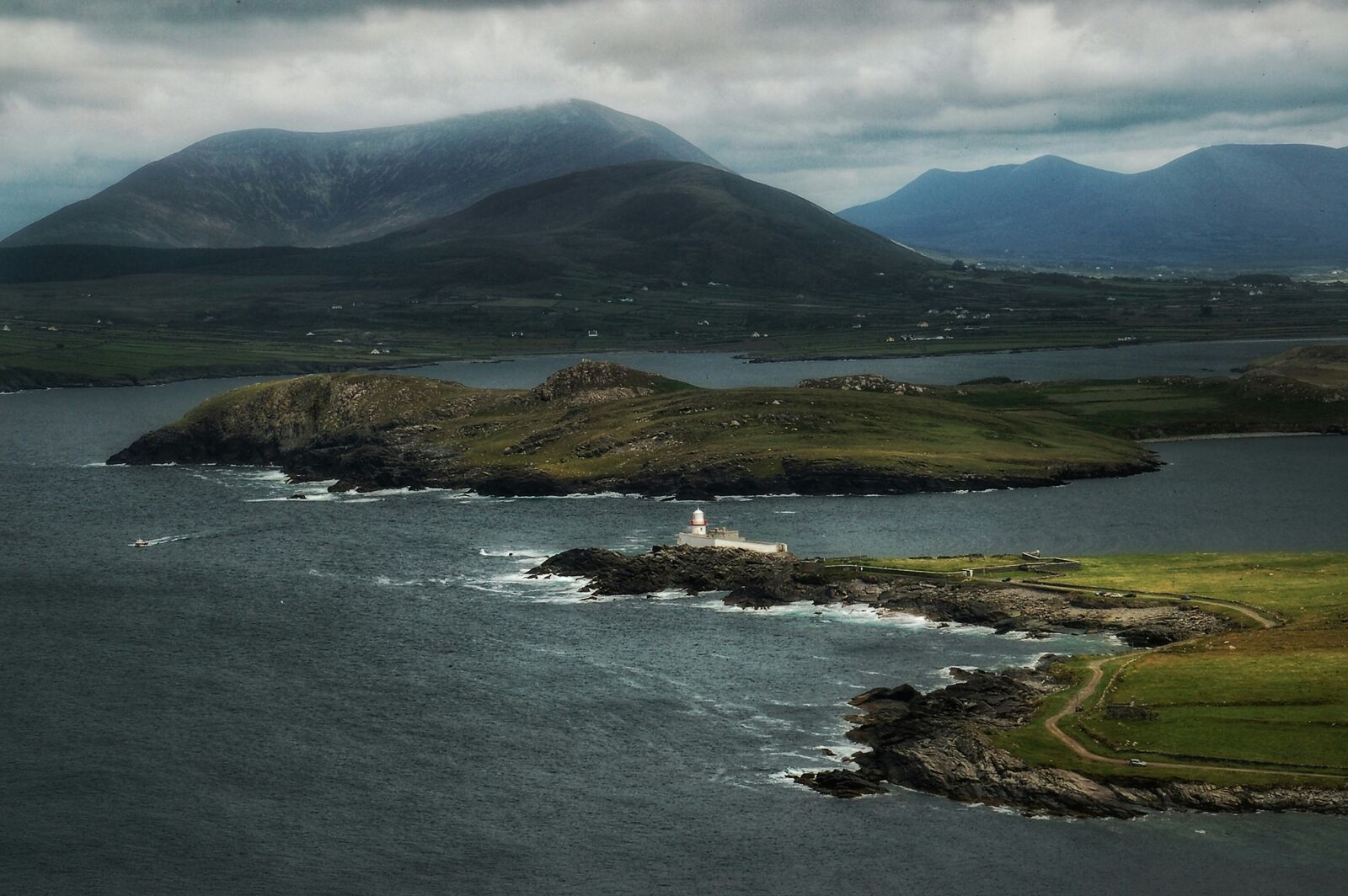 Ring of Kerry Scenic Loop Drive scenic driving route in Ireland — photo 3