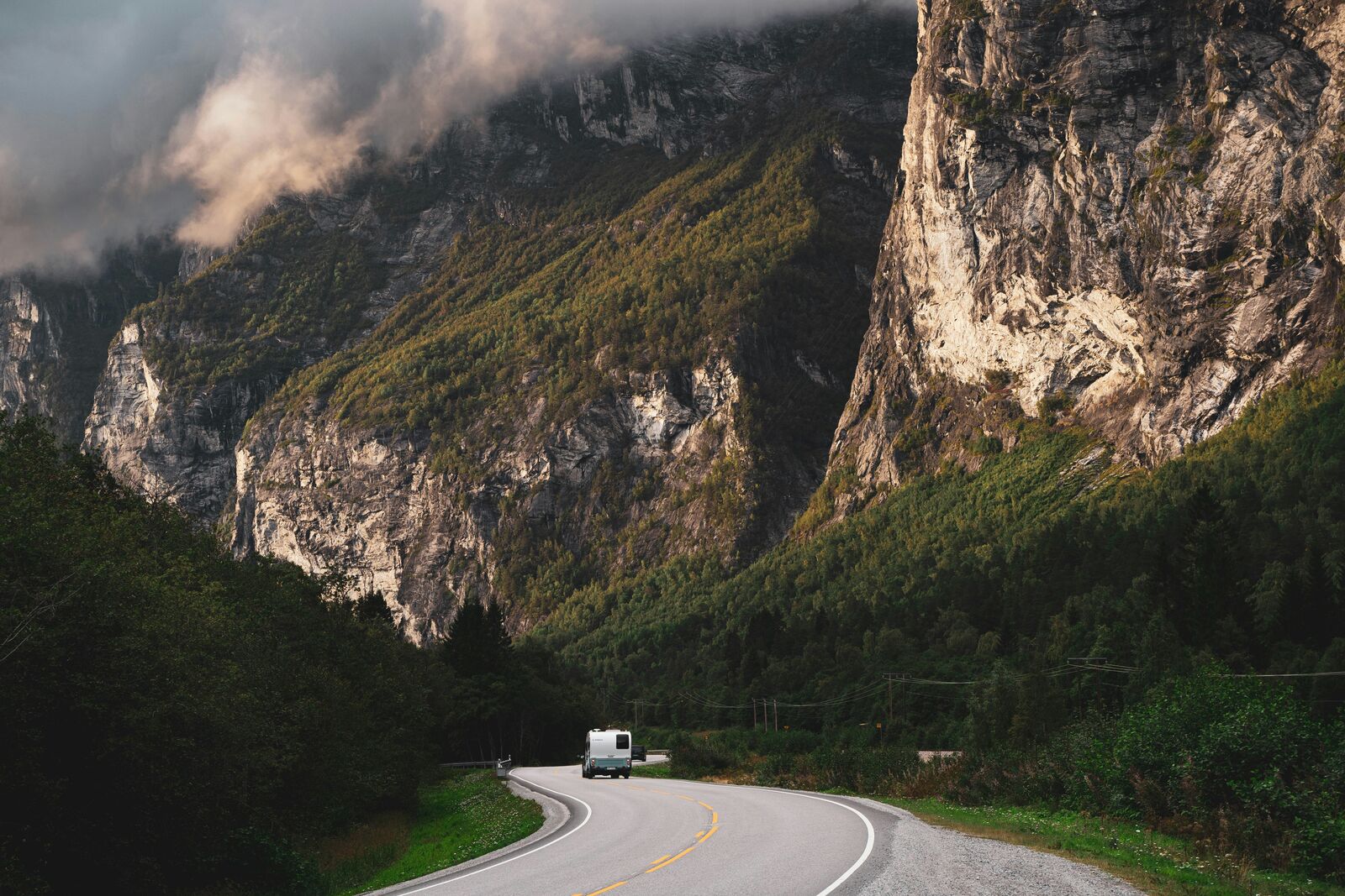 Lofoten Islands Scenic Coastal Drive scenic driving route in Norway — photo 2