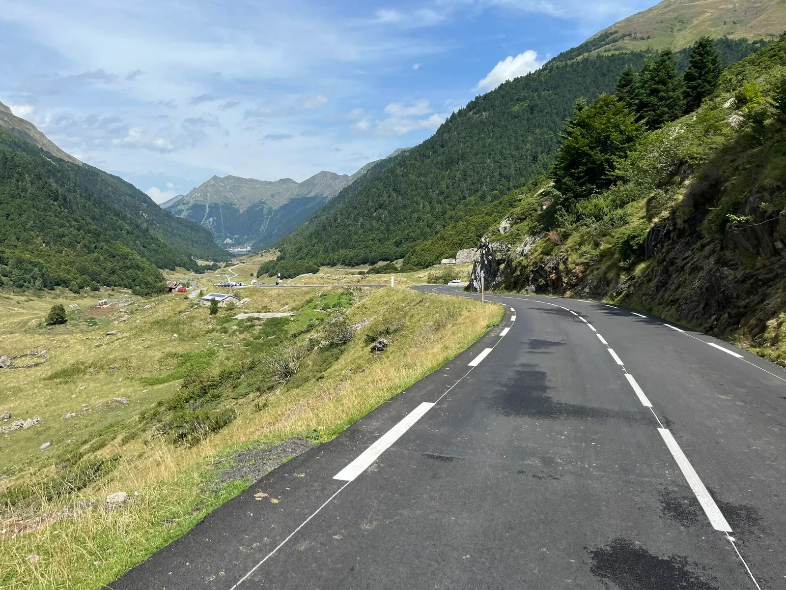 France–Spain Pyrenees Epic Cross-Border Alpine Scenic Drive Experience scenic driving route in France — photo 2