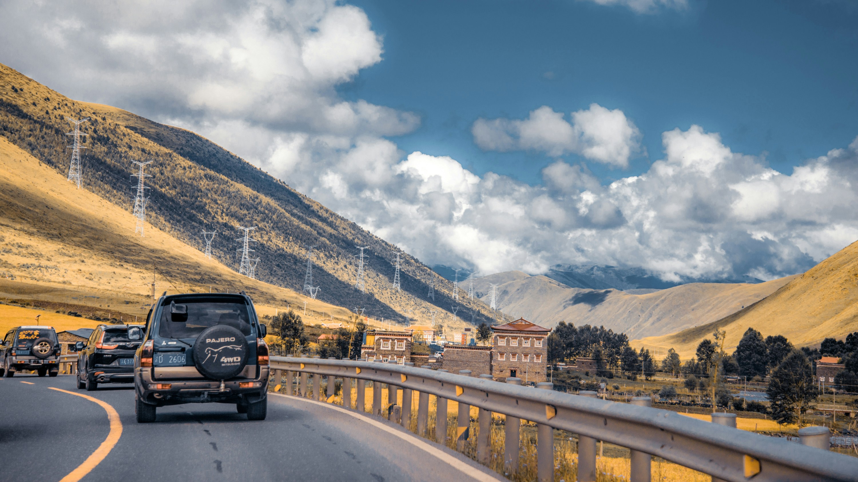 Sichuan–Tibet Highway Epic High-Altitude Scenic Drive – Chengdu to Lhasa Ultimate Road Trip Experience scenic driving route in China — photo 2