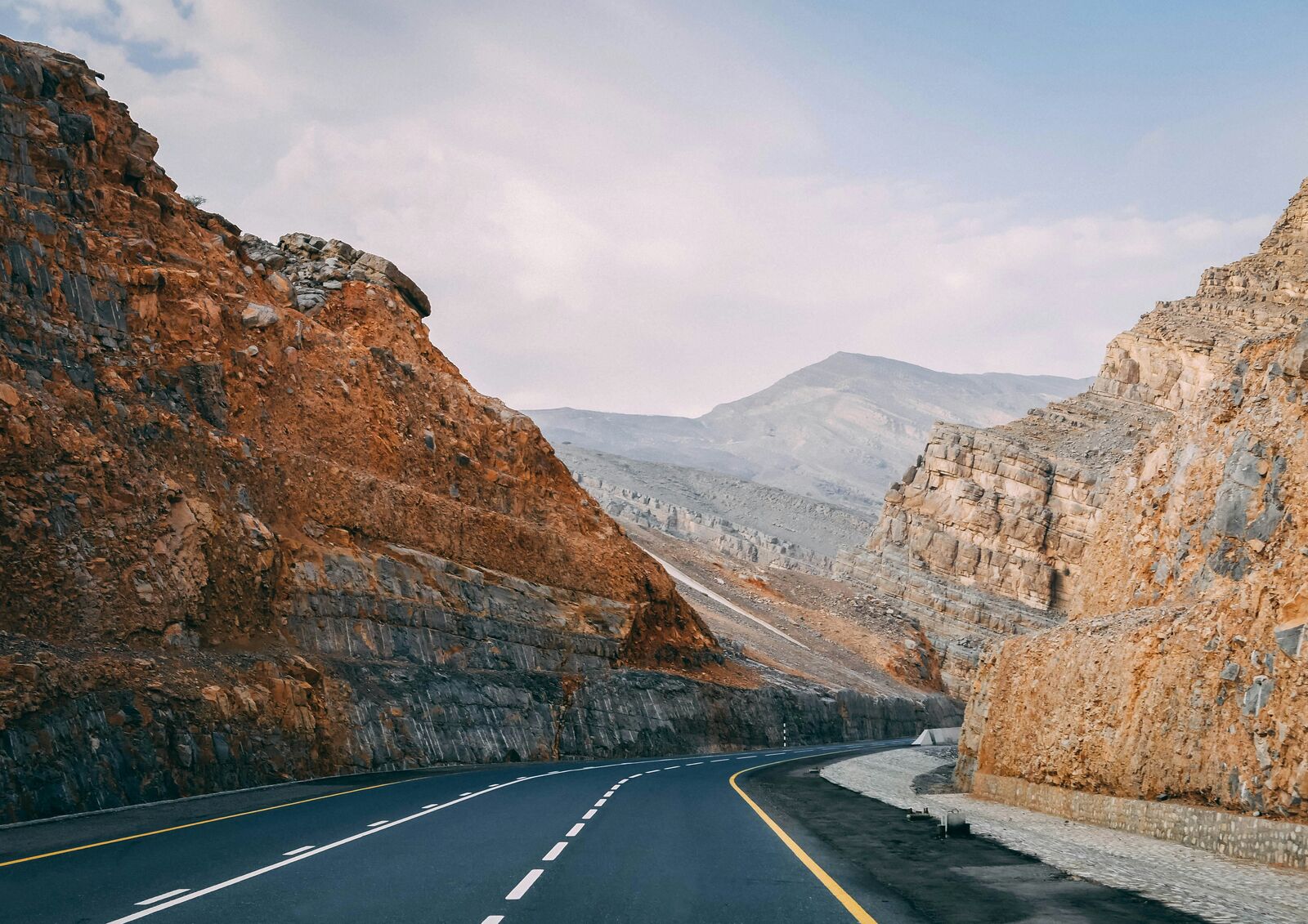 Hajar Mountains Desert Scenic Drive scenic driving route in United Arab Emirates — photo 2