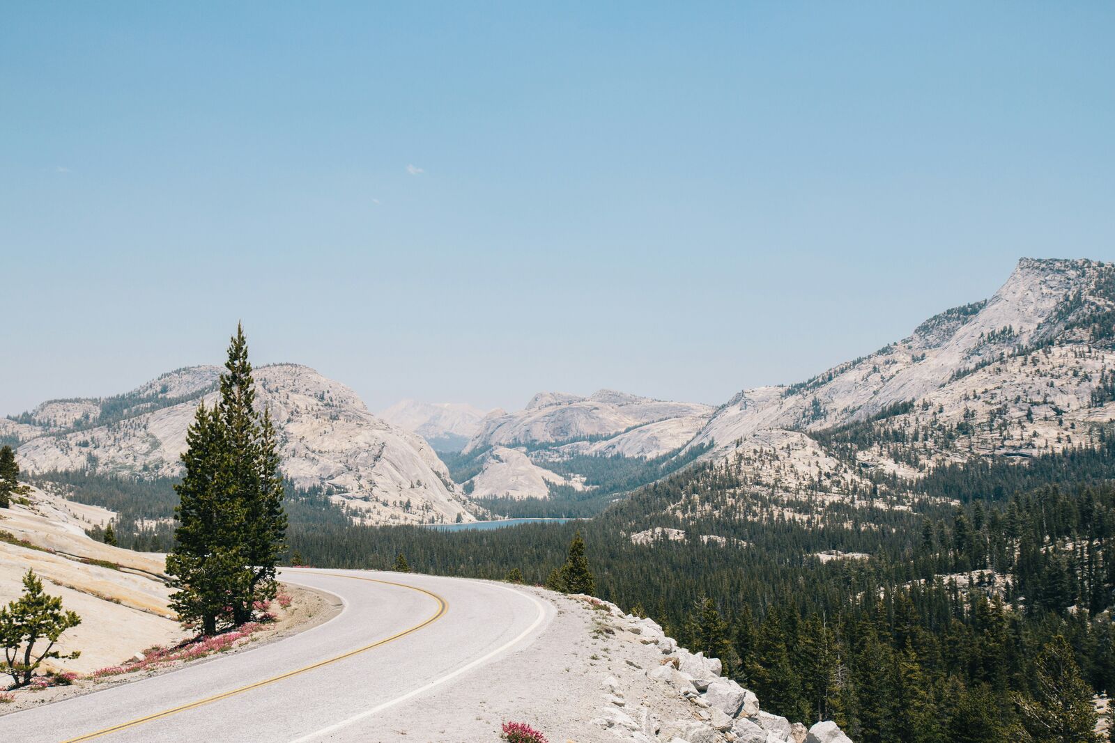 Beartooth Highway Alpine Scenic Drive scenic driving route in USA — photo 2